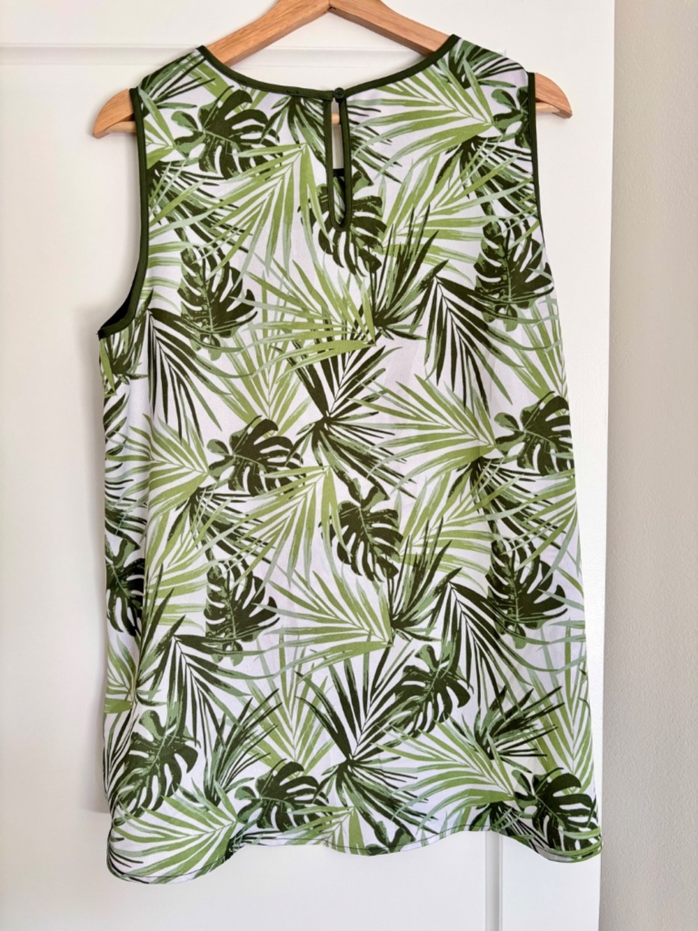 Mario Serrani Tropical Leaf Pattern Sleeveless Top Women’s Size Large - Picture 3 of 11